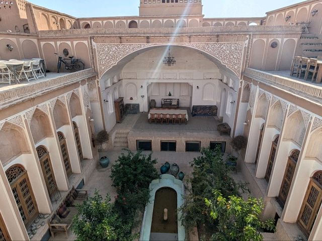 ヤズド旧市街の街並みとYazd art house cafe
