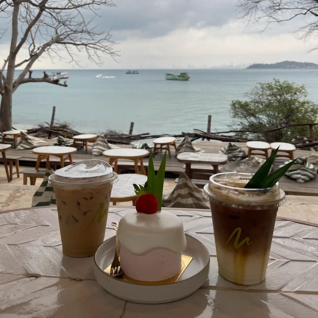 คาเฟ่สุดชิว วิวสวยสุดๆบนเกาะล้าน 🏝️