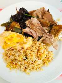 A Flavorful Sibu Dinner Feast! 🍍🍲🍄