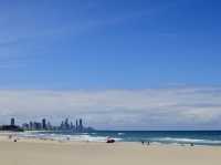 在Burleigh Beach感受陽光與海浪的完美結合 ☀️🏖️