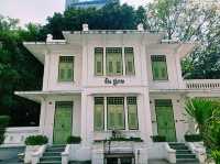 泰國曼谷市中心著名古跡皇家寺廟景點：巴吞哇那南寺，白色大理石寺廟建築，雄偉壯觀，適合打卡拍照📸冥想
