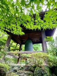 眉山山麓に位置する禅寺