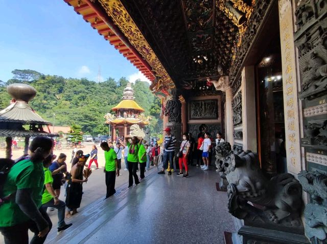 ขอพรองค์เทพจี้กง วัดกลางหุบเขา ริมแม่น้ำ Bazhang