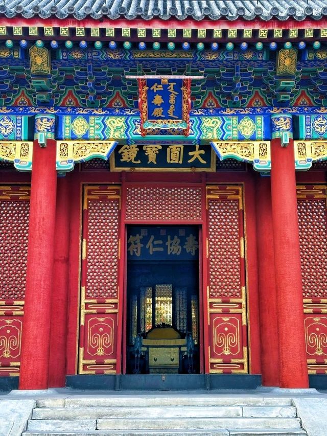 Exploring The Summer Palace in Beijing, a wonderful and relaxing experience! 