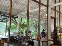 คาเฟ่กลางสวนป่าไม้หอมกฤษณา 🌿🍃 มีสุขฟาร์ม 🌿🍃