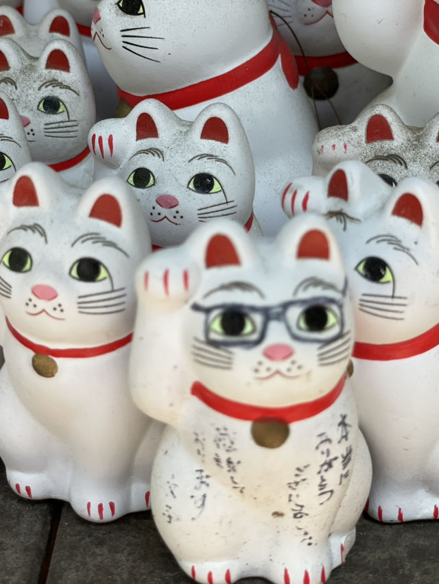 【東京】招き猫の発祥地  大小様々な猫ちゃんがぎっしり！