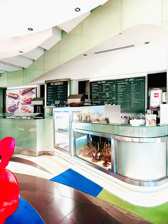 “Sips & Sweets, Sustainably Chic: Lemon Garden 2Go”