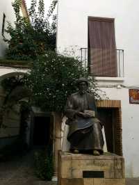 Statue of Maimonides