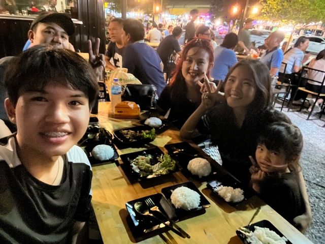 ร้านบาร์หอยที่มีมากกว่าหอยจร้า
