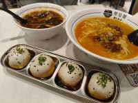 【屯門美食】時代廣場《堅信號》探店：香濃擔擔麵x創意番茄套餐🍜🍅