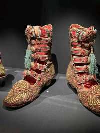 🌺 A Journey Through Color & Culture – Peranakan Museum Singapore 