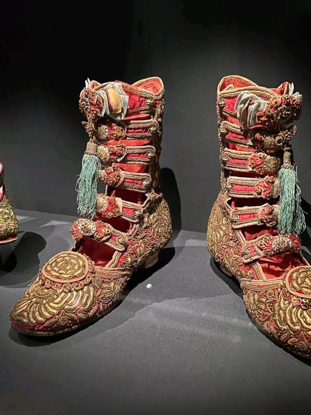 🌺 A Journey Through Color & Culture – Peranakan Museum Singapore 