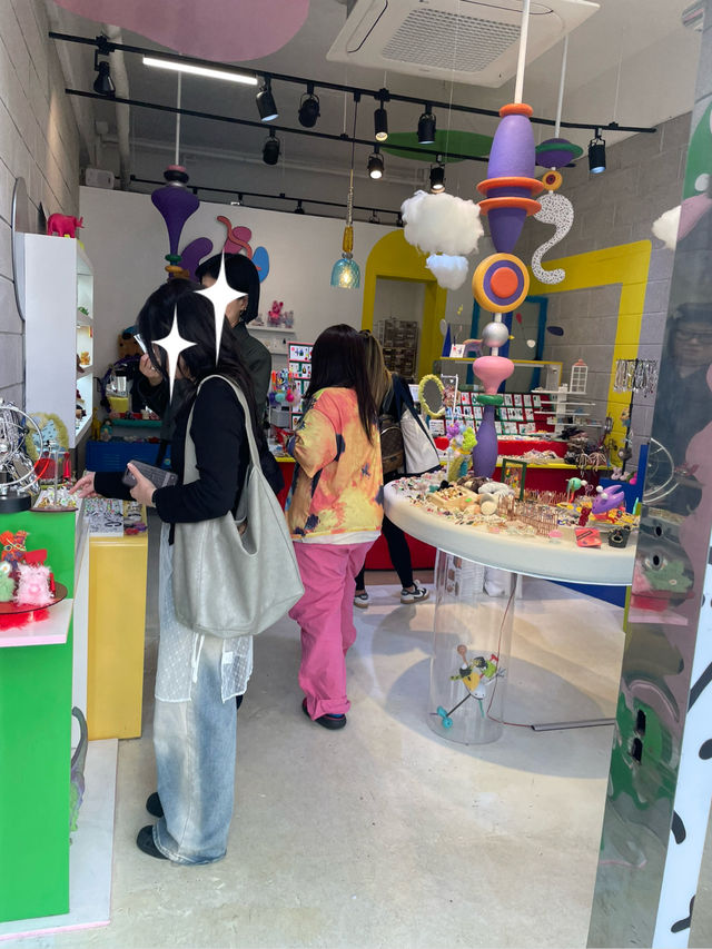 【🇰🇷ソンス】ポップで可愛いアクセサリー屋さん🌈🎪モールドールも豊富!🤍「nujeahmik/ヌジェミク」