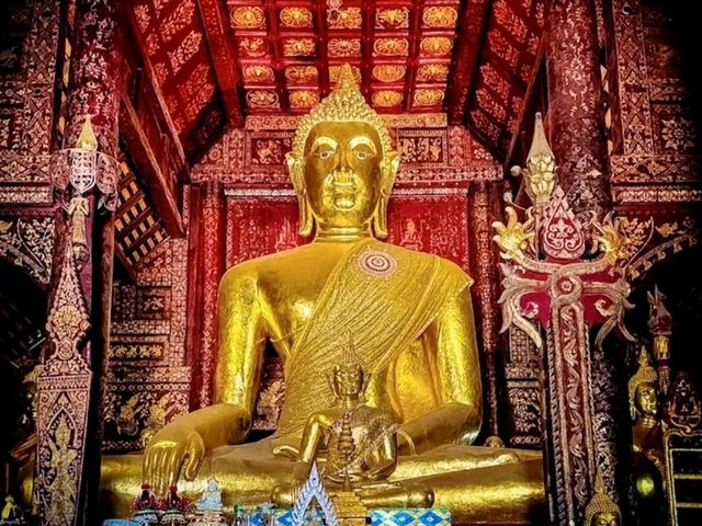 ไหว้พระธาตุปีฉลู วัดพระธาตุลำปางหลวง