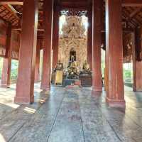 ไหว้พระและชมสถาปัตยกรรมแบบล้านนาประยุกต์