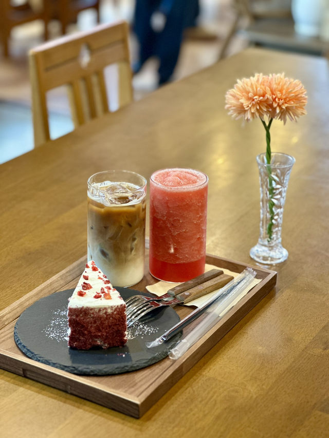 새로 오픈한 감성 가득한 공간, ☕ 카페 수빈 (논현)