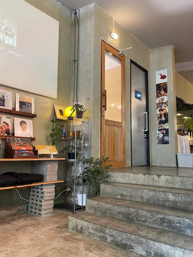📸ถูกใจสายถ่ายรูป คาเฟ่สายอาร์ต ”FRINGE CAFE