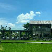 มีนา คาเฟ่ : คาเฟ่ยอดนิยมในจังหวัดกาญจนบุรี 