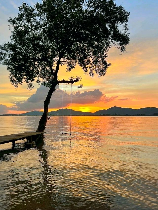 A Romantic Getaway with Stunning Sunset Views at The Mangrove by Blu Monkey. 🌴🌊