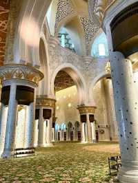 Sheikh Zayed Grand Mosque – A Majestic Symbol of Spiritual Grandeur
