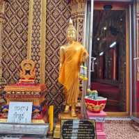 ขอพรหลวงพ่อพุทธโคดมและลอดโบสถ์ที่วัดตะเคียน