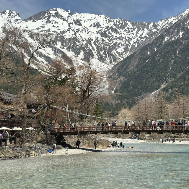🌿 山と水の楽園へようこそ：上高地の春散策 🏞️✨