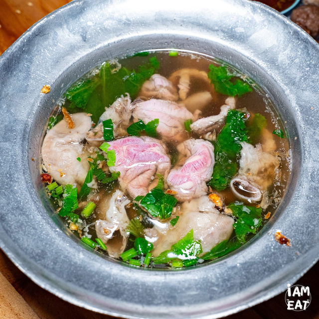 ทีเด็ดก๋วยเตี๋ยวเนื้อโกเบ เนื้อน่องลาย 