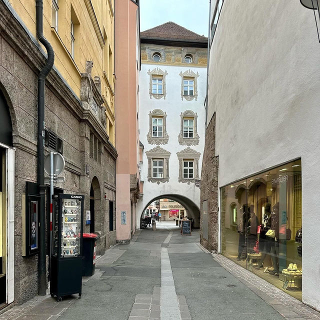 🌈✨ The Colorful Houses of Mariahilf: Innsbruck’s Hidden Fairytale District  