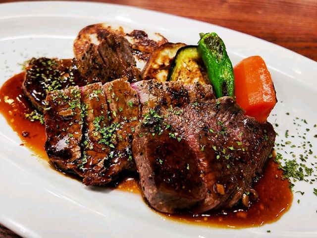 [🇯🇵 熊本市] アカギュウのステーキと馬肉煮込みが楽しめる居酒屋「壱之倉庫」 