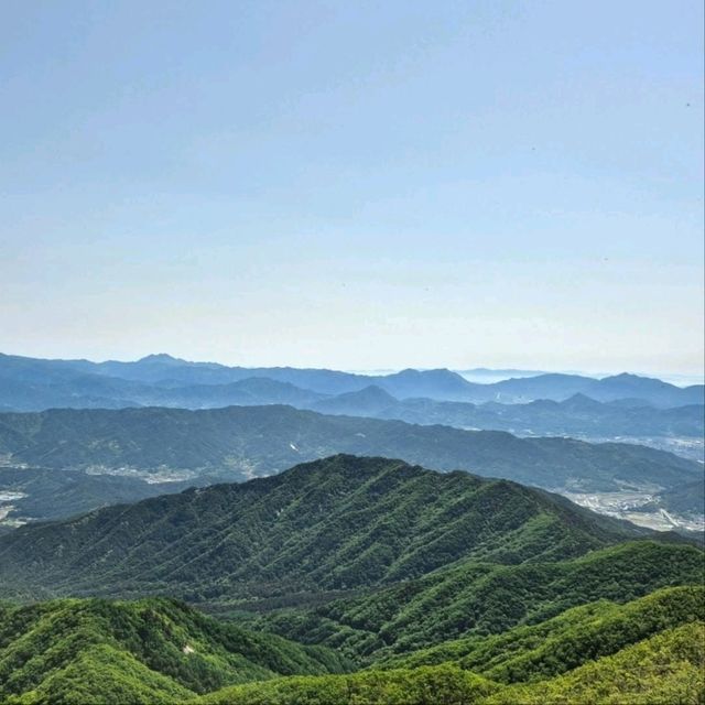 Small Mountain, Big Feels