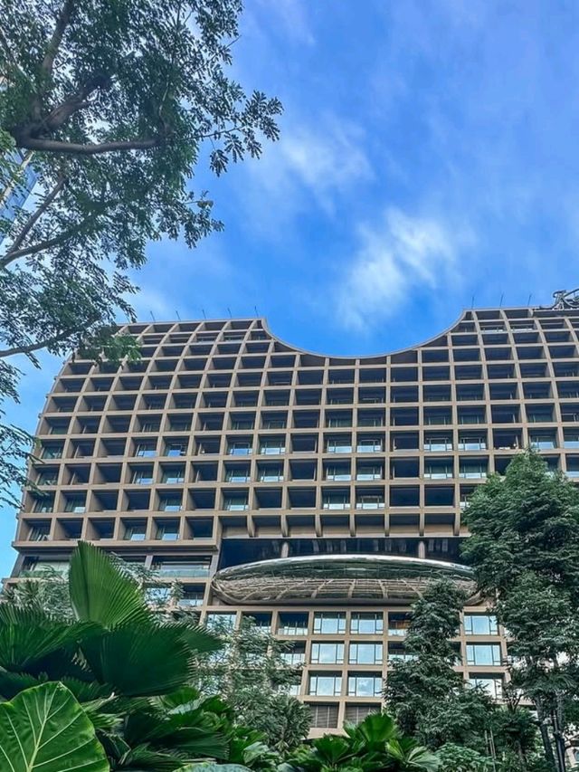 🌺 Kimpton Vibes in Bangkok: Where City Cool Meets Lush Comfort