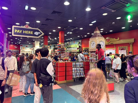 Hamleys（ハムレーズ）｜1760年創業！世界最古のおもちゃ屋でワクワク