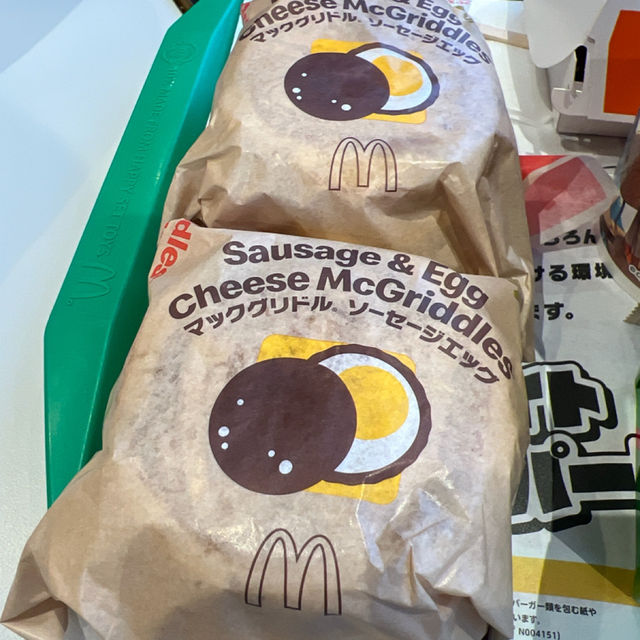 🥞 鬆餅堡初體驗｜沖繩那霸小祿麥當勞早晨觀察記