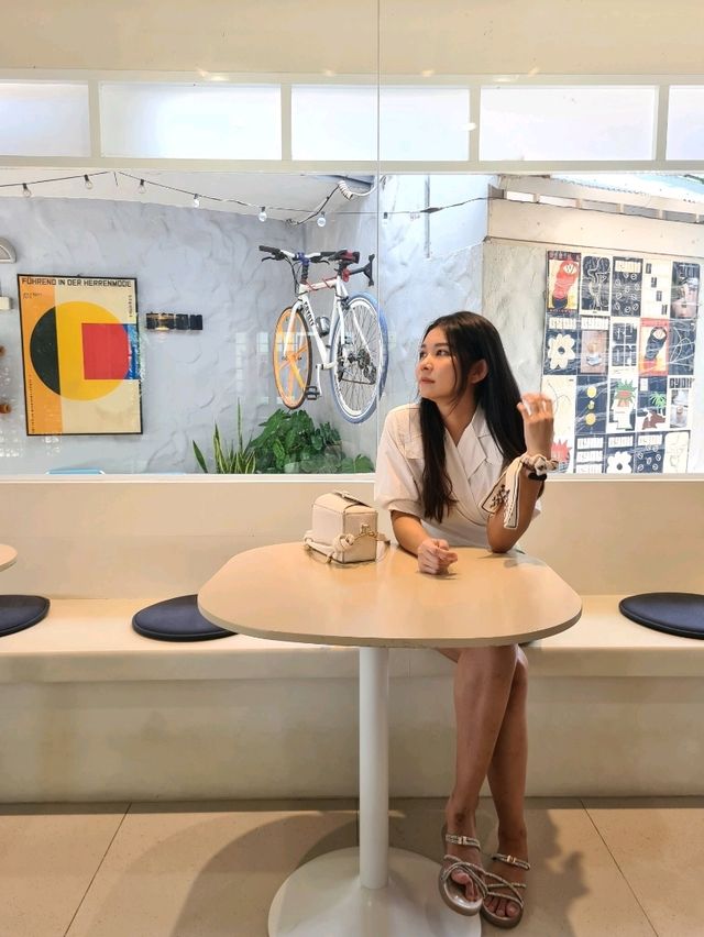 Byon Coffee & Bar 