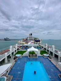🚢💫 Genting Dream Cruise – Sail. Eat. Relax. Repeat. 🌊🍹