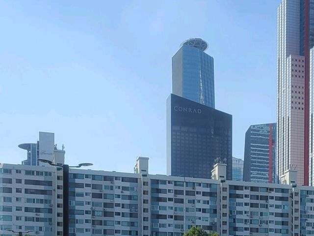 콘래드 서울 프리미엄킹 리버뷰 29F (제스트조식, 룸서비스, 일출뷰)