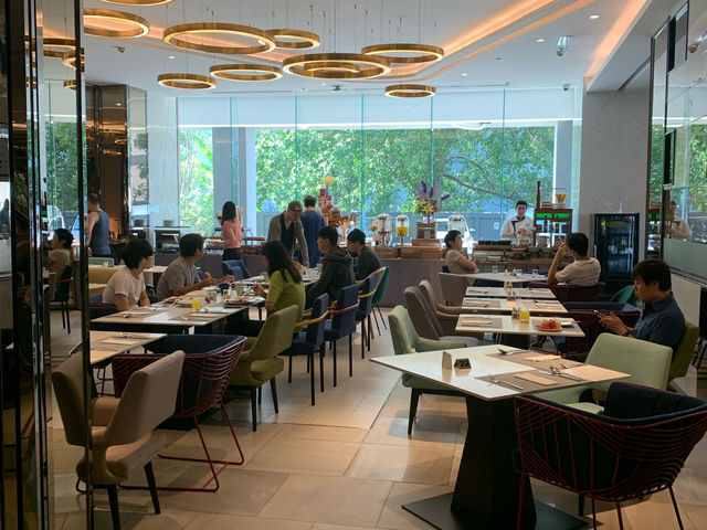 🍽️ A Solid Start to the Day at Streats Cafe, ibis Ratchada