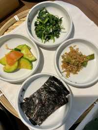 鐘閣駅 ハヤンコレ　12種塩辛を胡麻油ご飯と野菜で