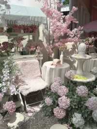The craziest decoration cafe in Penang: No.8 Sandwich Club