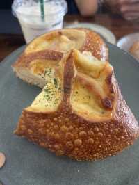 ร้านขนมปังที่แมส “Family crepe&bread 🥯🍞🥐🥨🥖