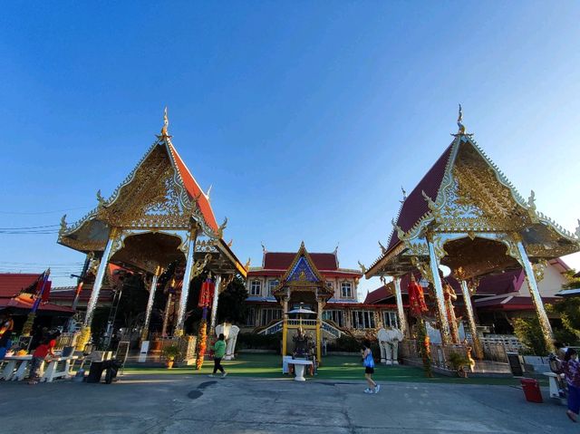 พามาสักการะ ท้าวเวสสุวรรณศักดิ์สิทธิ์เมืองแปดริ้ว