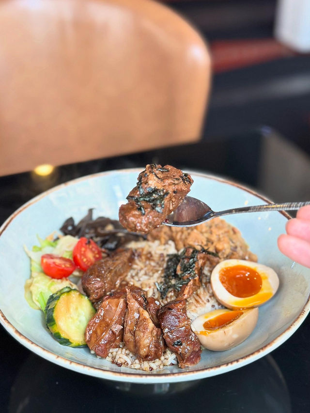 大角咀用心經營的肉燥飯