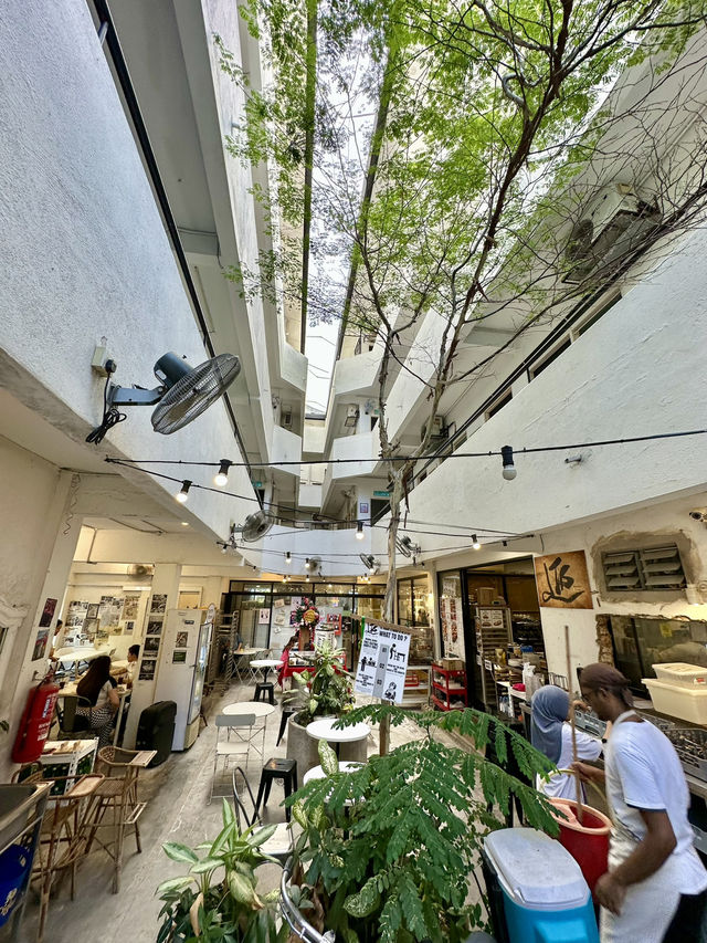 From Dialects to Design: The Living Story of Zhongshan Building