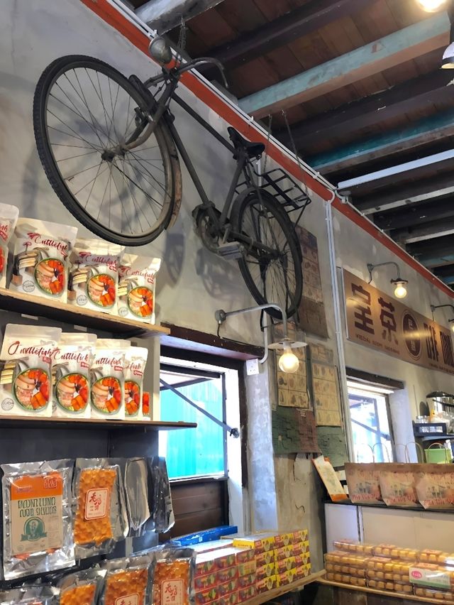 A Hidden Gem for Souvenirs with Retro Vibes in Malacca