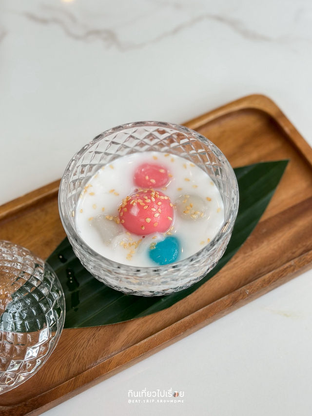 คาเฟ่ในบ้านสไตล์โคโลเนียล