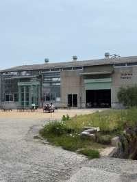 A Cafe Teshima คาเฟ่สไตล์โรงงานบนเกาะเทชิมะ