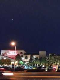 🎰 조용한 휴식과 카지노를 함께 – 투스카니 스위트 & 카지노 (Tuscany Suites & Casino