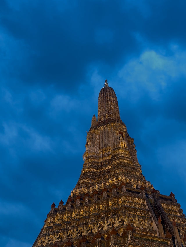 🌅 วัดอรุณ – สัญลักษณ์แห่งรุ่งอรุณริมเจ้าพระยา