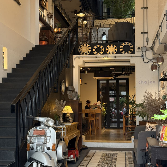 PHUKET OLD TOWN ~ lots of hippy cafes and photospots 