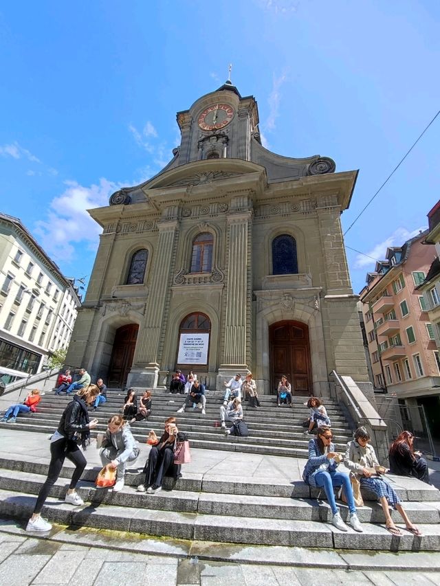 🦢Lausanne, vibrant lakeside city in Switzerland